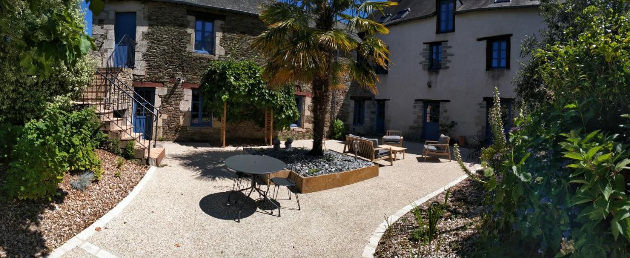 La Cour Des Ursulines Hotel Josselin Luaran gambar
