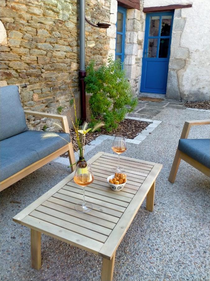 La Cour Des Ursulines Hotel Josselin Luaran gambar